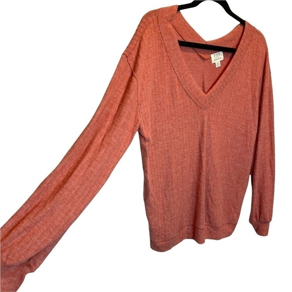 PST by Project Social T V-Neck Knit Sweater Ribbed Heather Chili Large New NWT - Picture 4 of 8